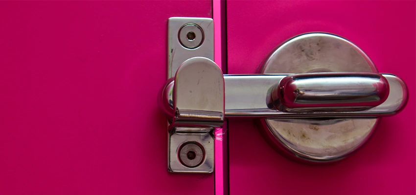 Childproof Gate Lock in Elmhurst, Illinois