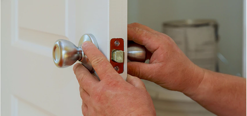 AAA Locksmiths For lock Replacement in Elmhurst, Illinois